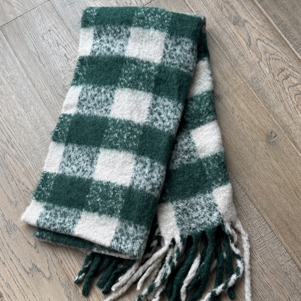 Zara Green and White Checkered Scarf